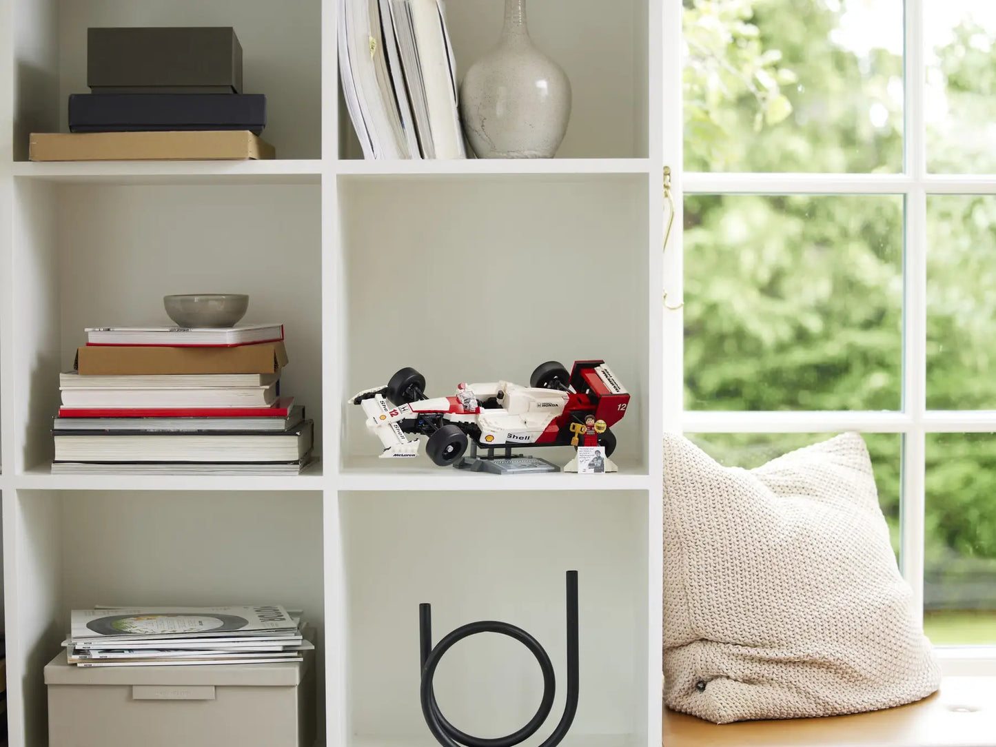 Compatible - 10330 - Icons - McLaren MP4/4 & Ayrton Senna - 693 Pieces