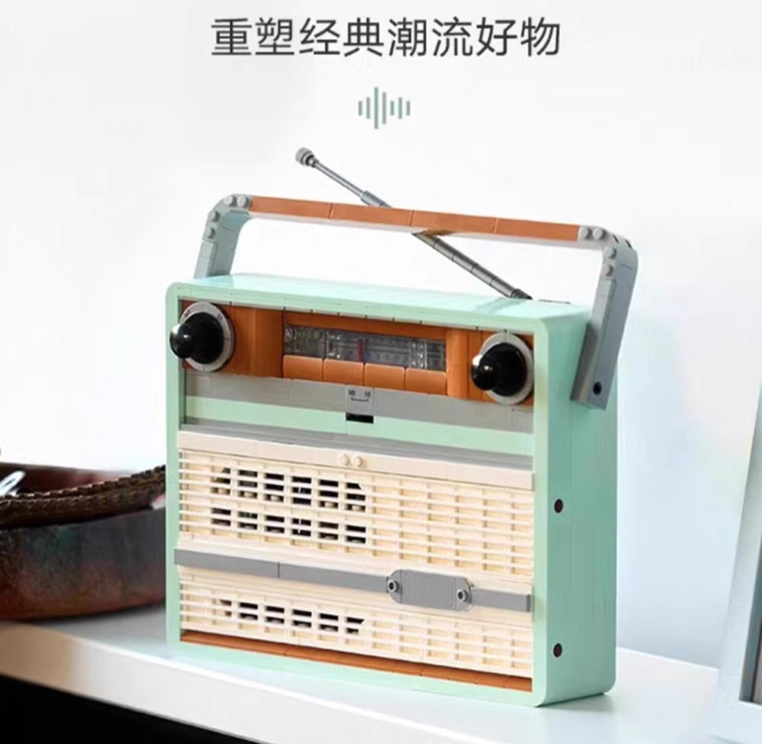 Compatible - 10334 - Retro Radio - 906 Pieces