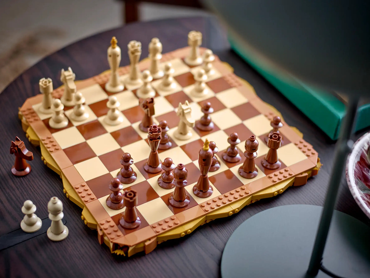 Compatible - 40719 - The Classic Chess Set - 743 Pieces