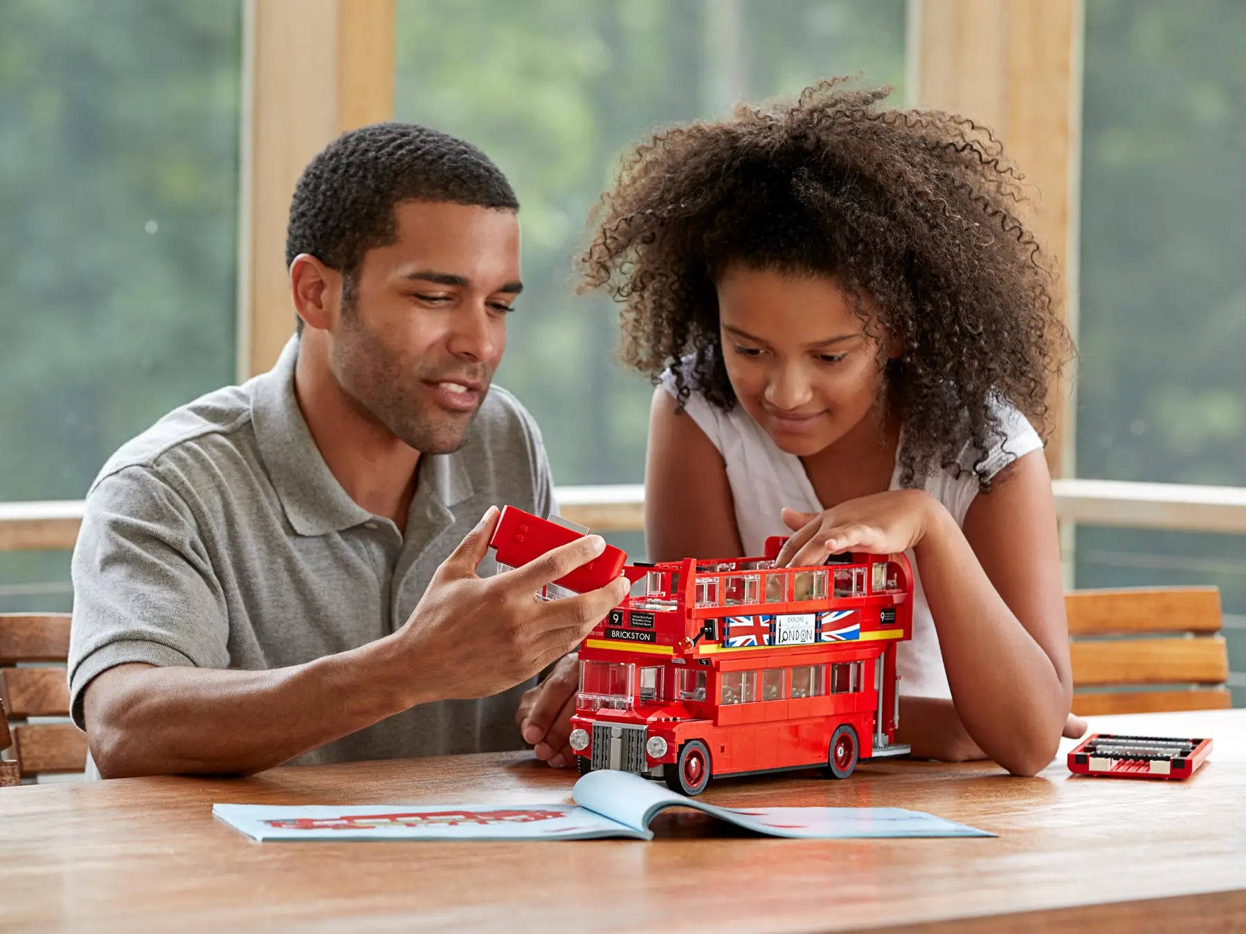 Compatible - Icons - 10258 - London Bus - 1686 Pieces