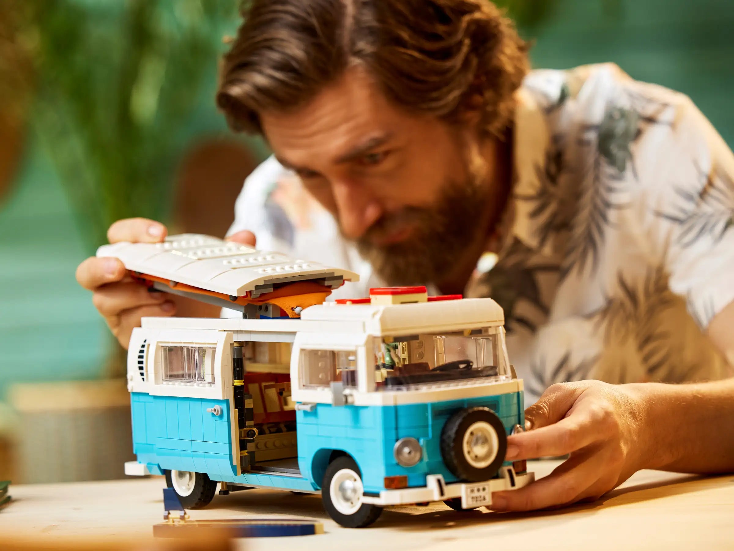 Compatible - Icons - 10279 - Volkswagen T2 Camper Van - 2207 Pieces