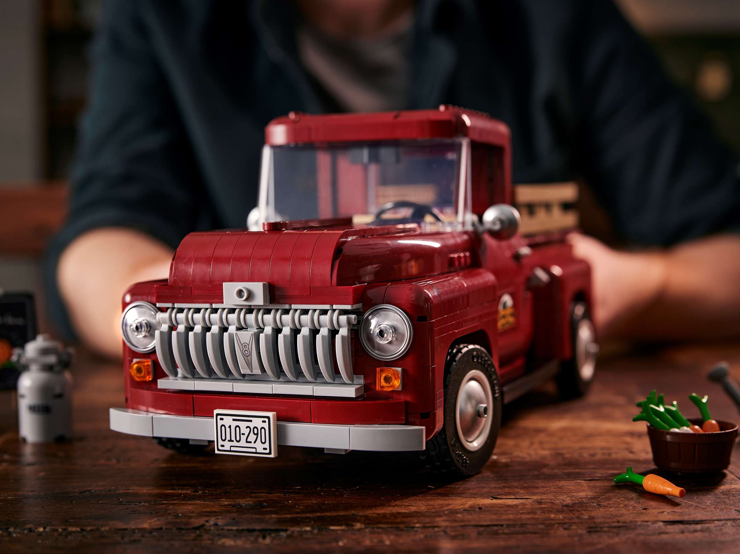 Compatible - Icons - 10290 - Pickup Truck - 1677 Pieces