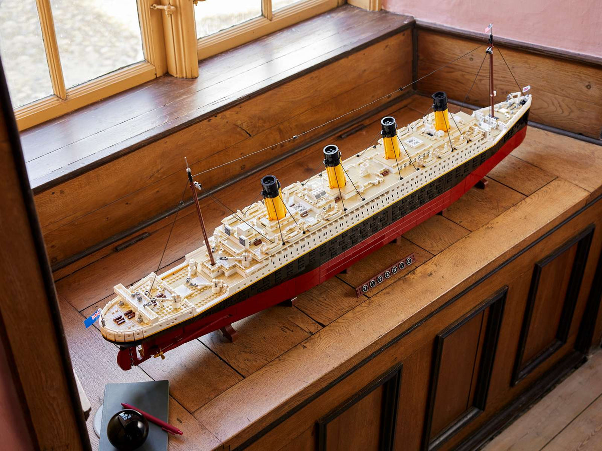 Compatible - Icons - 10294 - Titanic - 9090 Pieces