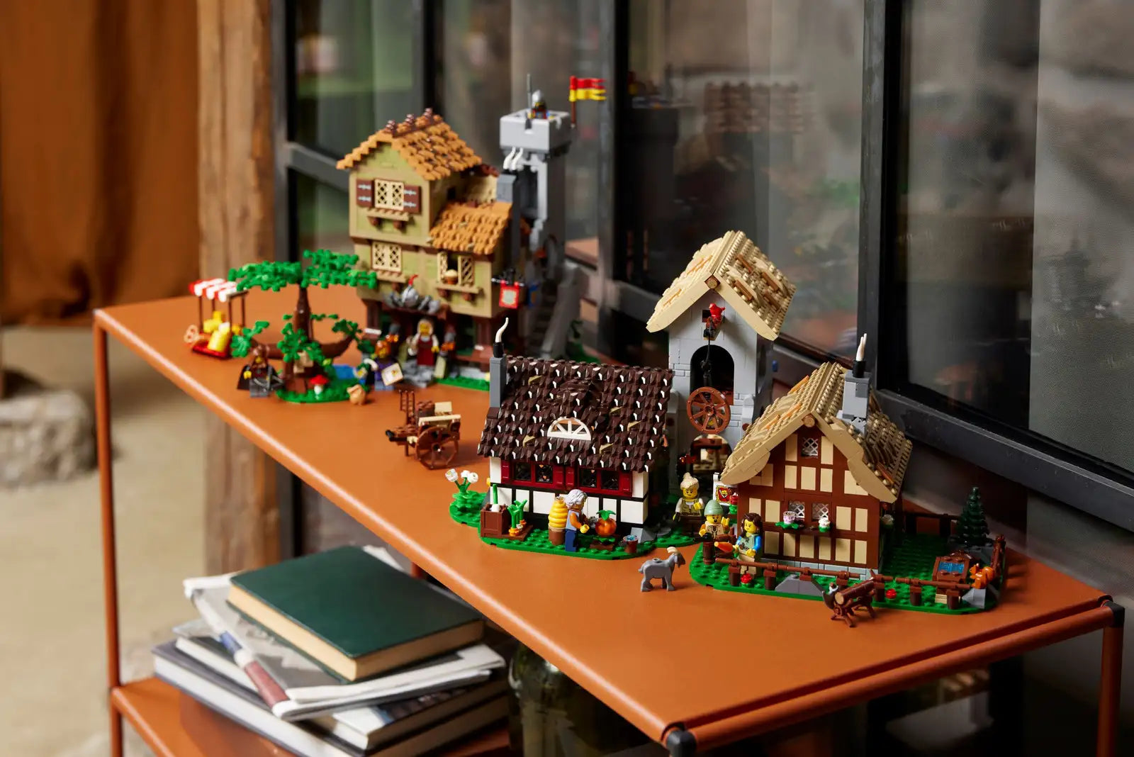 Compatible - Icons - 10332 - Medieval Town Square - 3304 Pieces