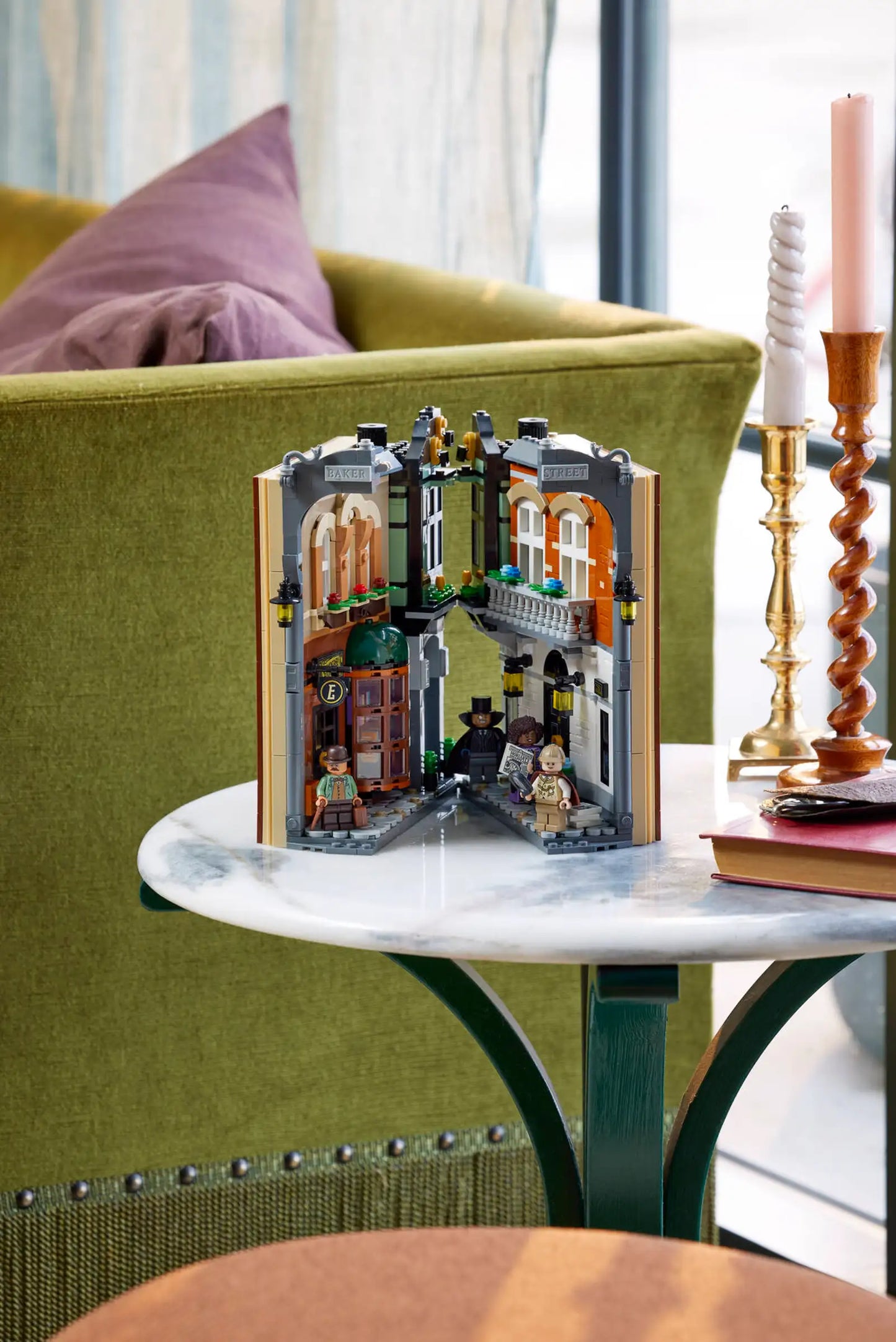 Compatible - 10351 - Sherlock Holmes Book Nook - 1351 Pieces