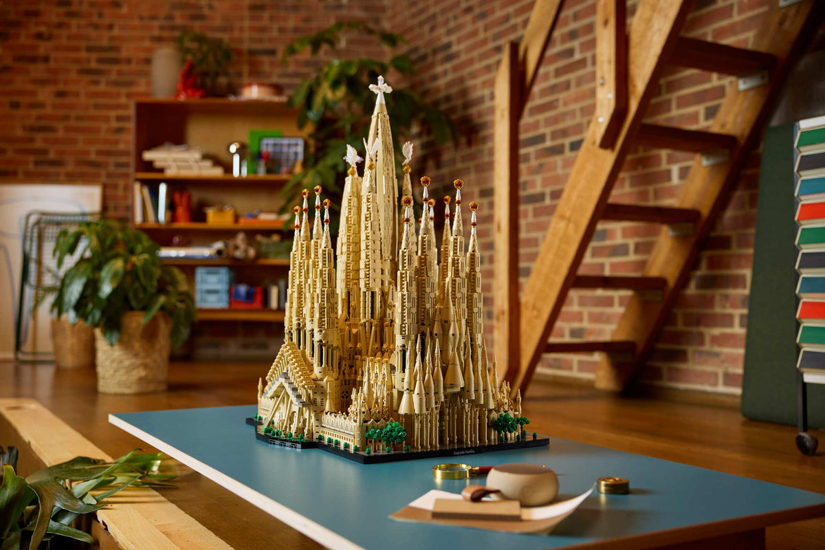 Compatible - Architecture - 21065 - Sagrada Família - 12060 Pieces
