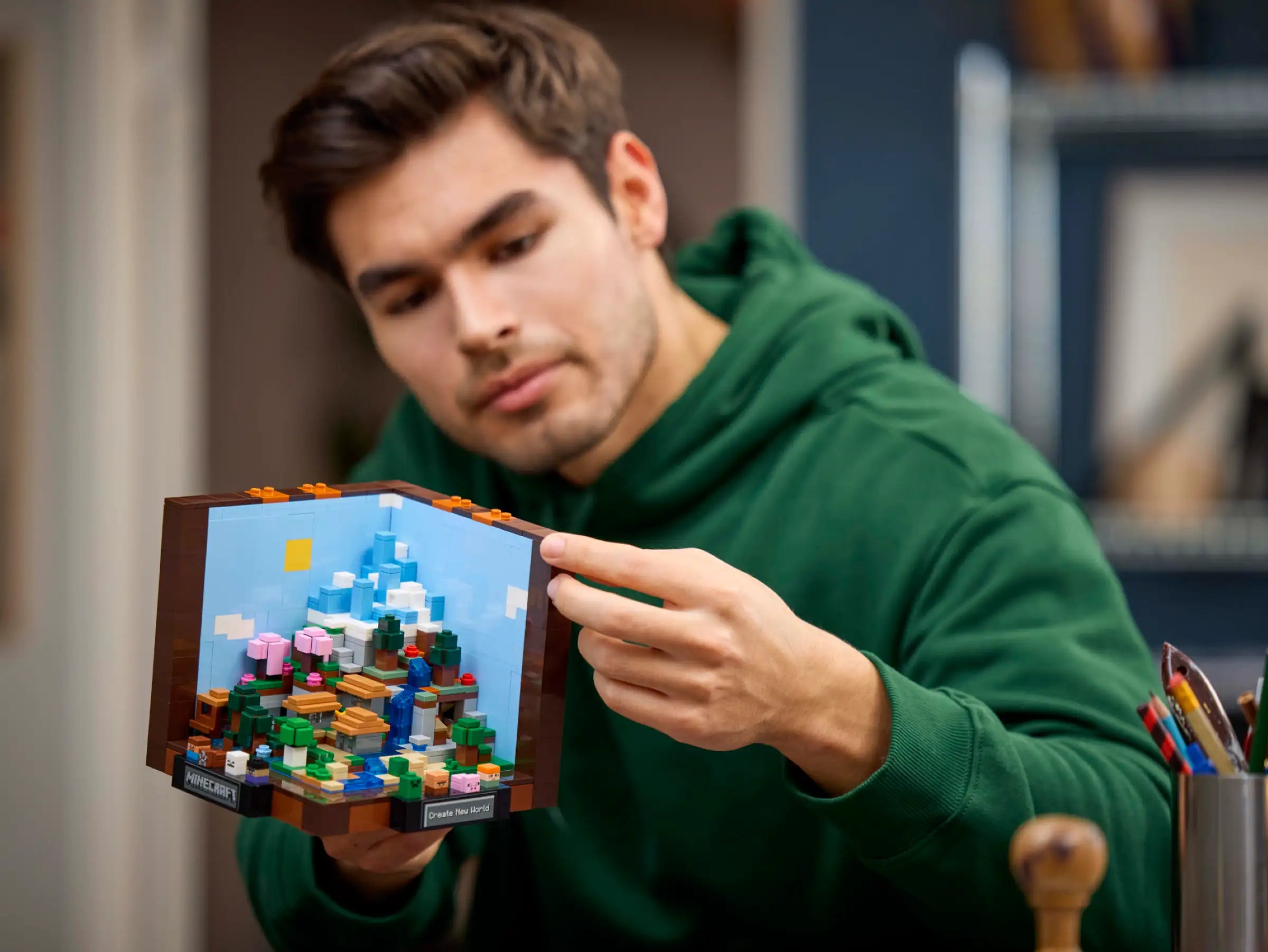 Compatible - Minecraft - 21265 - The Crafting Table - 1195 Pieces