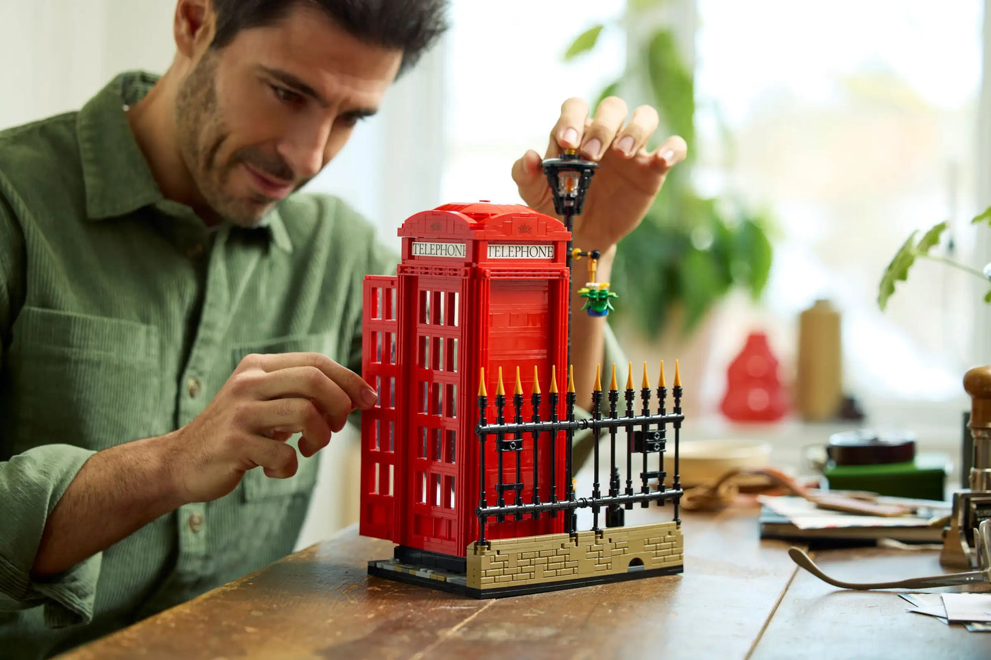 Compatible - 21347 - Red London Telephone Box - 1460 Pieces