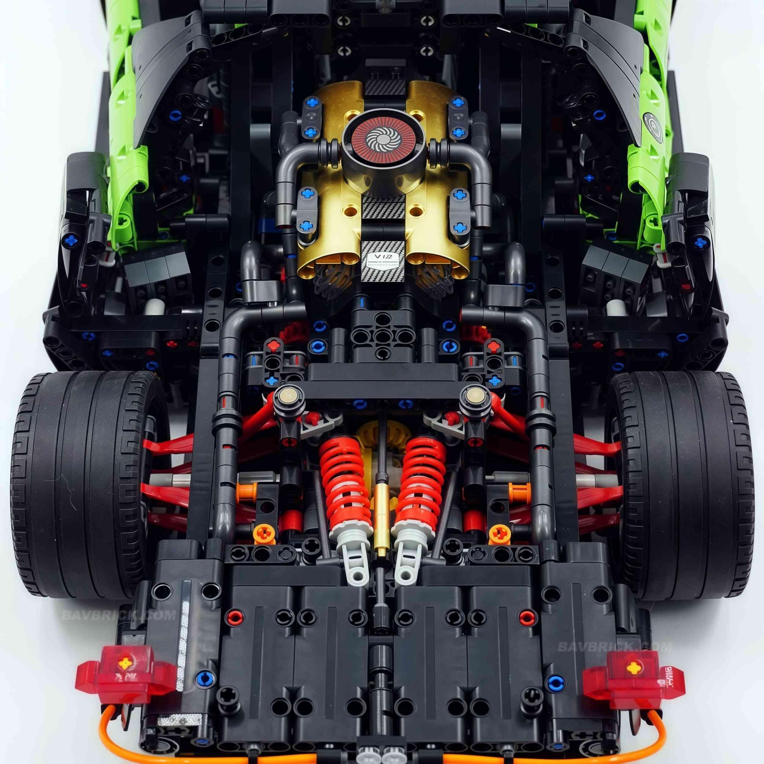 LaoLiang MOC 01 - Lamborghini Essenza SCV12 - 4100 Pieces