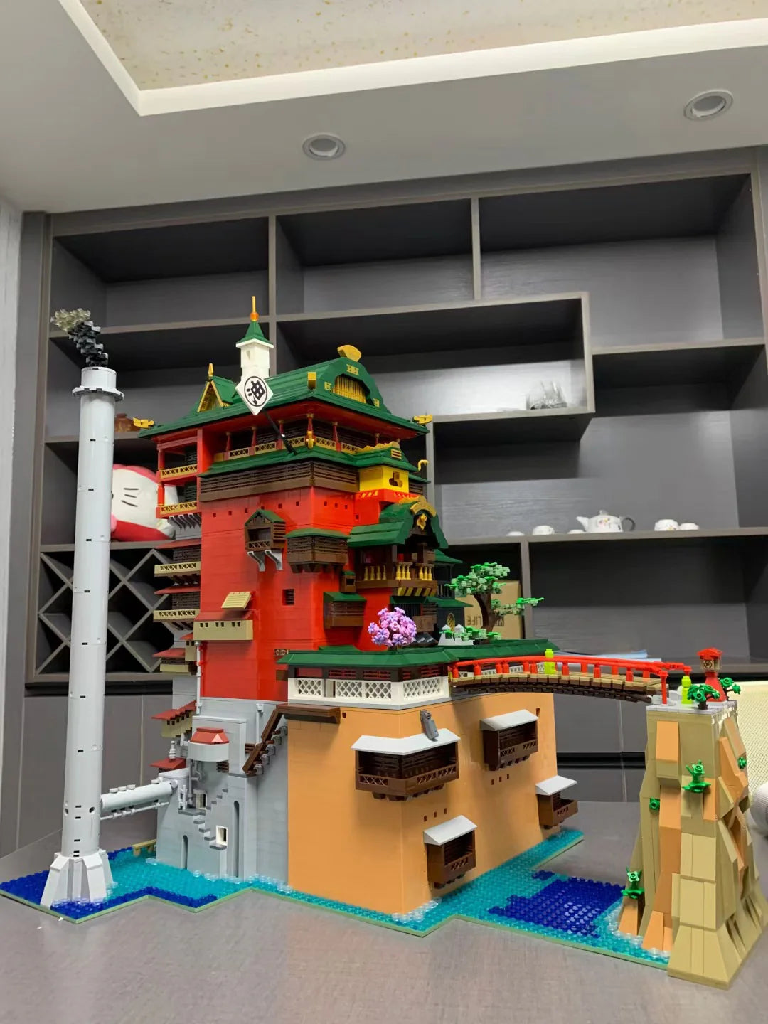 Panlos - 55121 - Spirited Away - Yubaba's Bathouse - 6876 Pieces - Includes A Lighting Kit