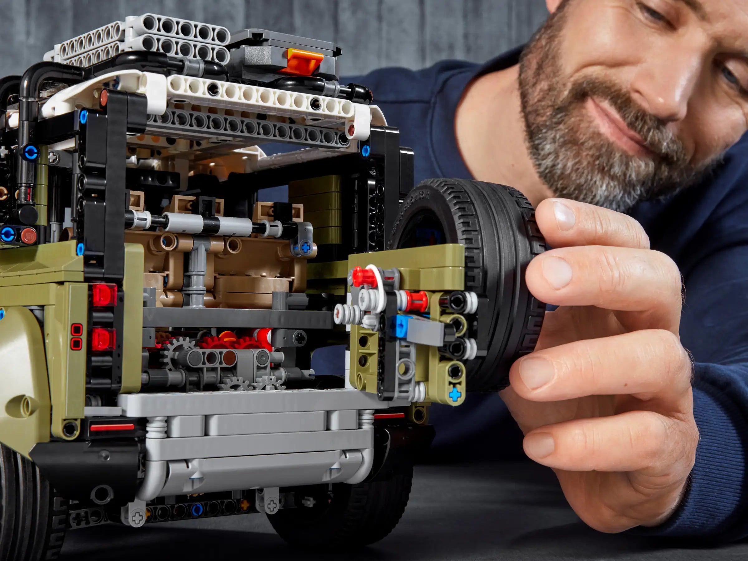 Compatible - Technic - 42110 - Land Rover Defender - 2573 Pieces