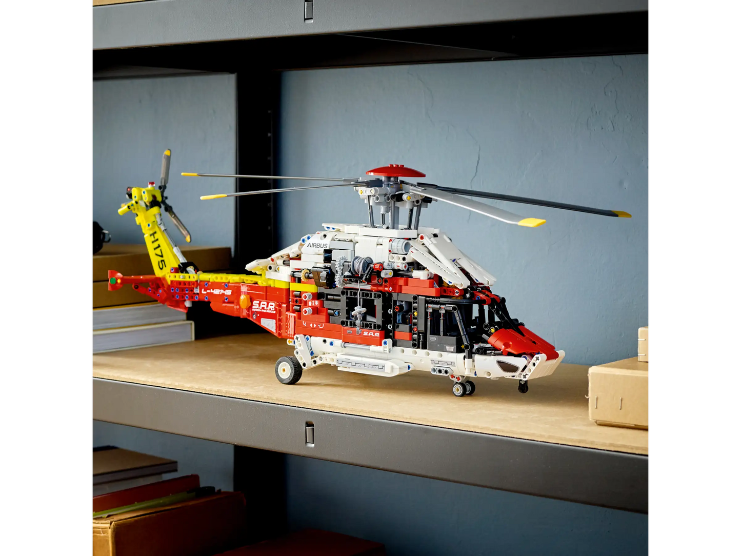 Compatible - 42145 - Airbus H175 Rescue Helicopter - 2001 Pieces