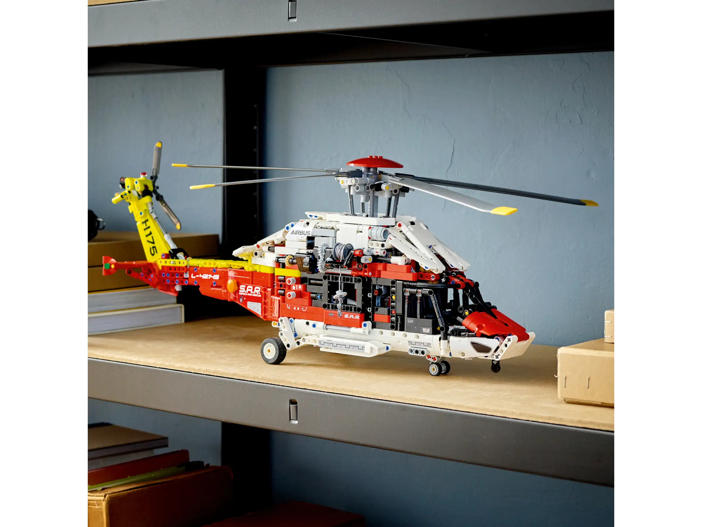 Compatible - Technic - 42145 - Airbus H175 Rescue Helicopter - 2001 Pieces