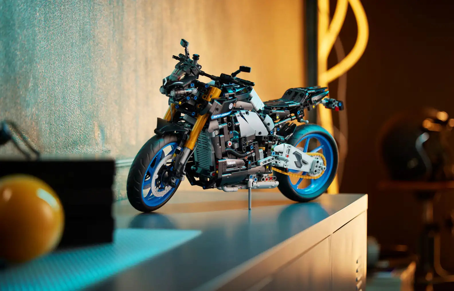 Compatible - Technic - 42159 - Yamaha MT-10 SP Motorcycle - 1478 Pieces