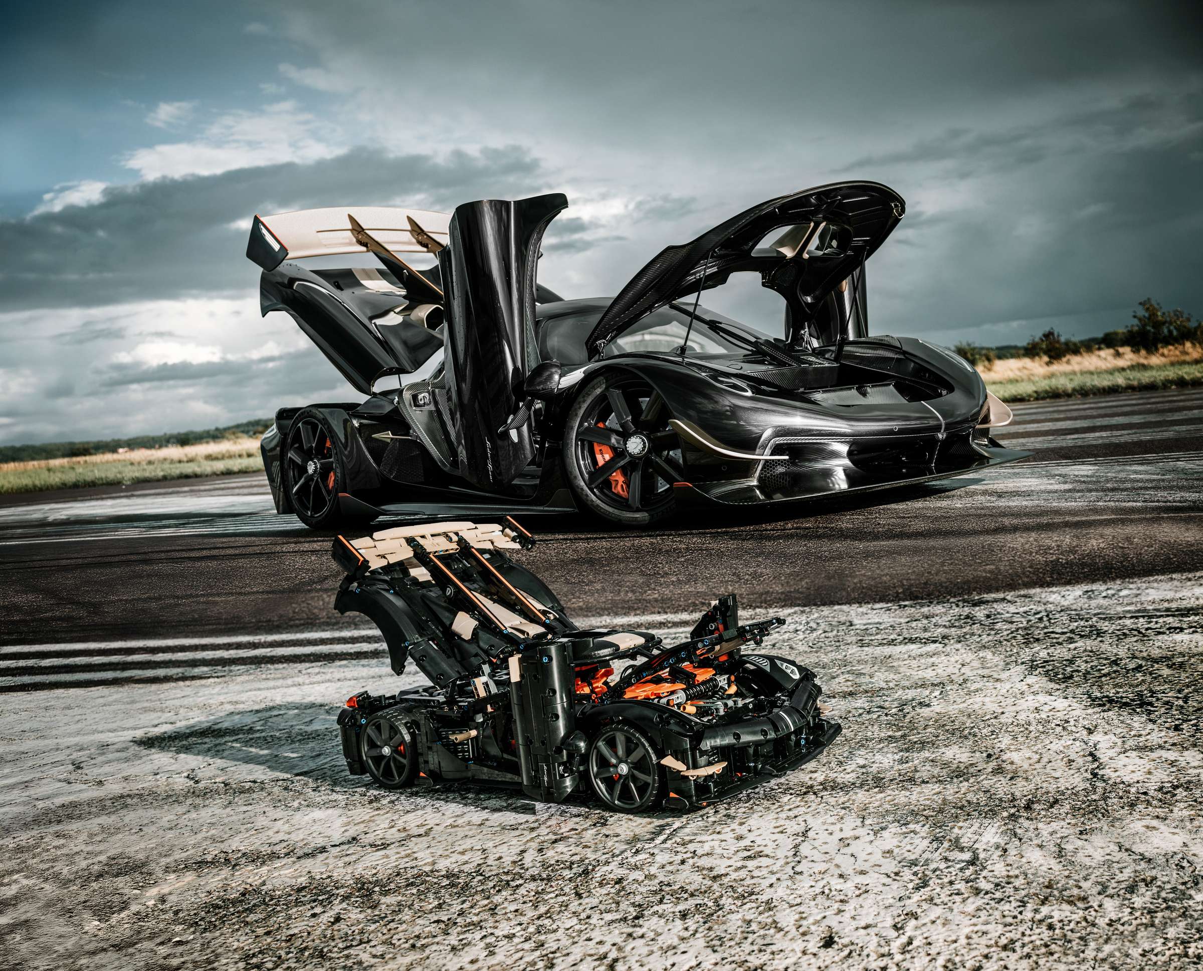 Compatible - Technic - 42232 - Koenigsegg Sadair's Spear Megacar - 4104 Pieces