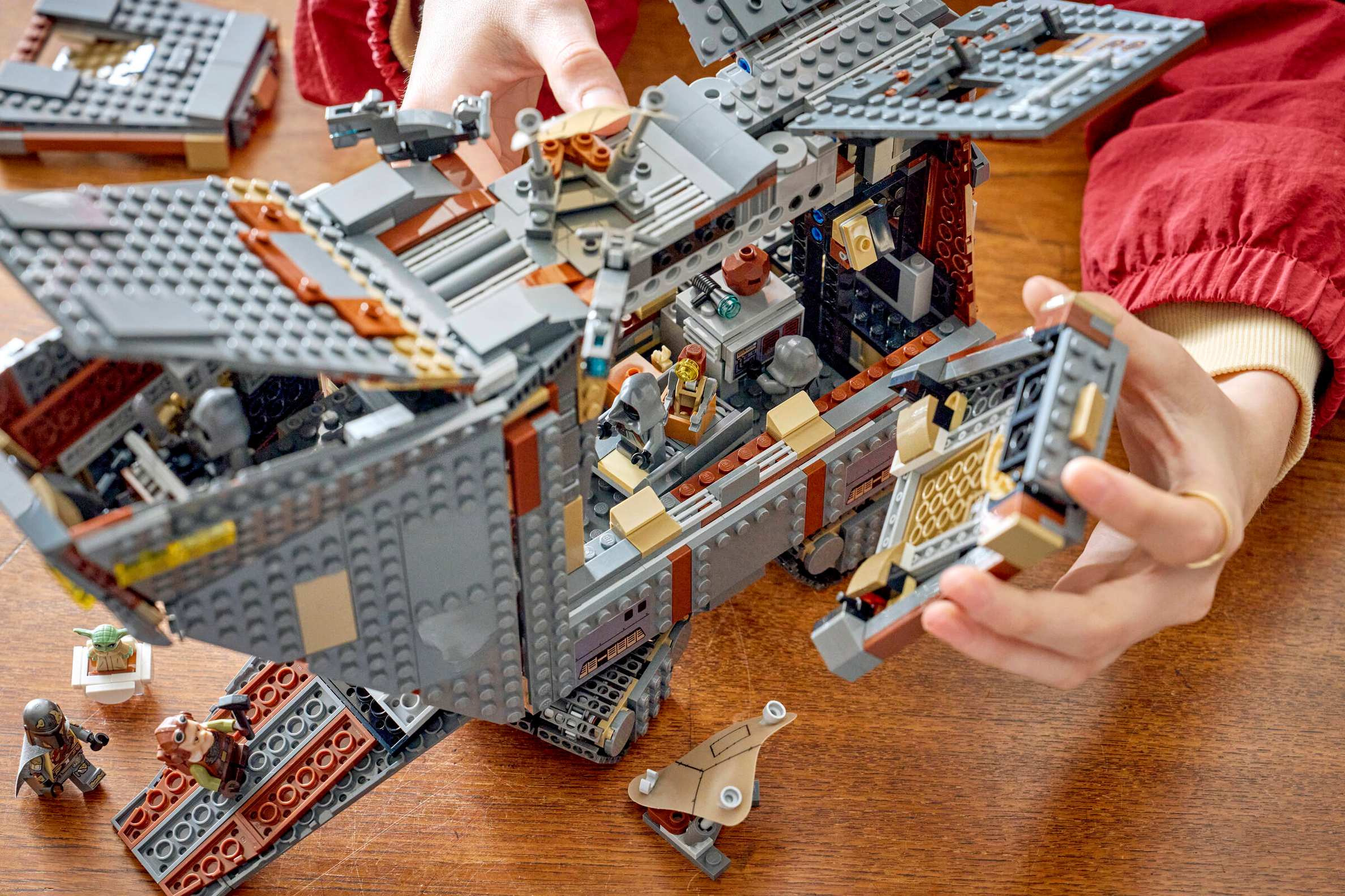 Compatible - Star Wars - 75453 - Offworld Sandcrawler and Mudhorn - 1683 Pieces