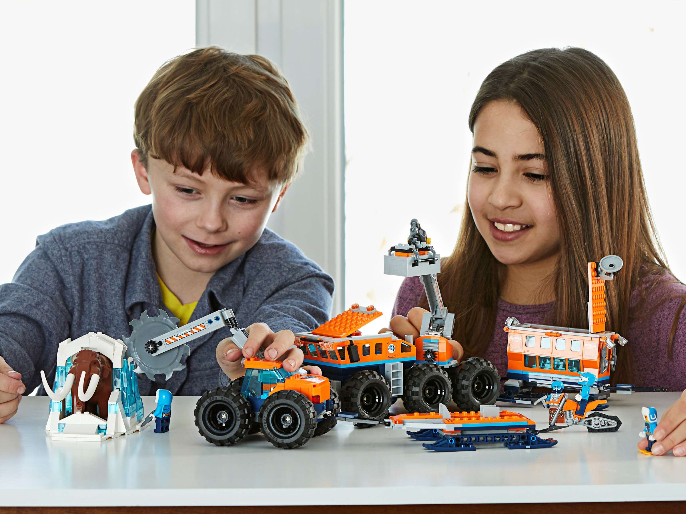 Compatible - City - 60195 - Arctic Mobile Exploration Base - 786 Pieces