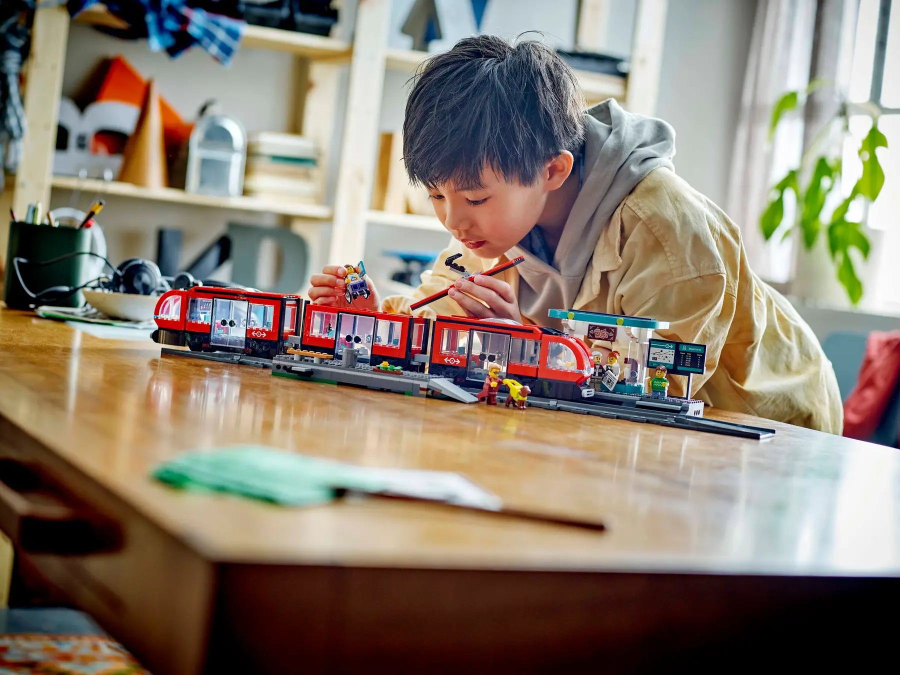 Compatible - City - 60423 - Downtown Streetcar and Station - 811 Pieces