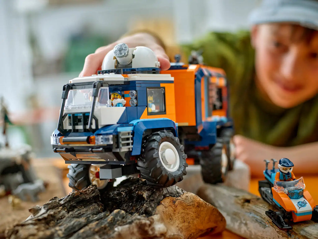 Compatible - City - 60471 - Arctic Explorer Science Lab Truck - 1064 Pieces