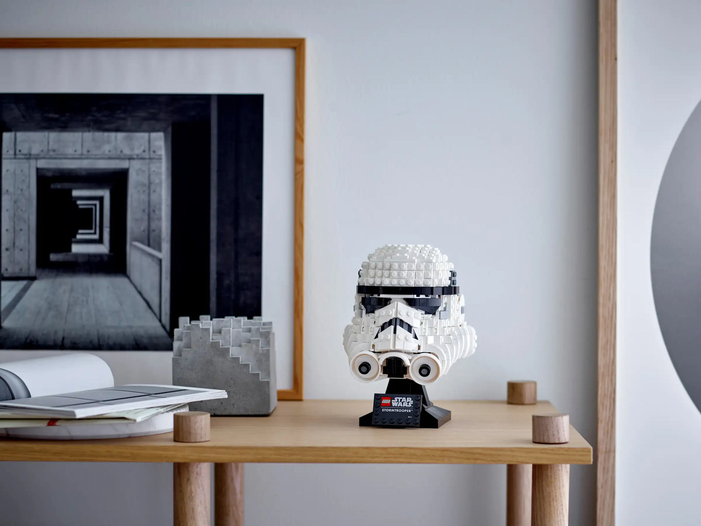 Compatible - 75276 - Star Wars - The Stormtrooper Helmet - 647 Pieces