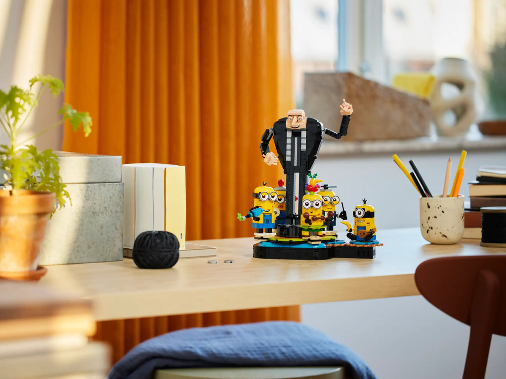 Compatible - Minions - 75582 - Brick-Built Gru And Minions - 839 Pieces