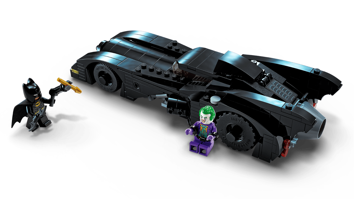 Compatible - DC / BATMAN - 76224 - Batmobile: Batman vs. The Joker Chase - 438 Pieces