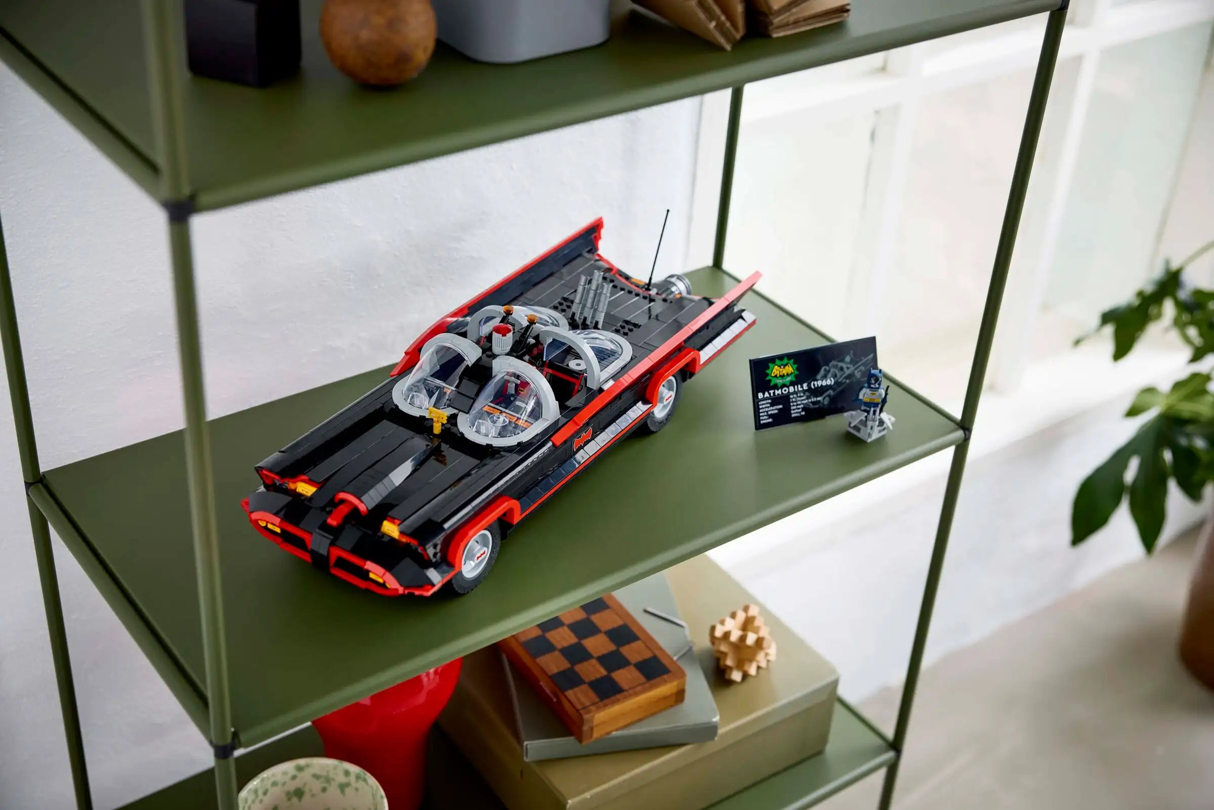 Compatible - Batman - 76328 - The Classic TV Series Batmobile - 1822 Pieces