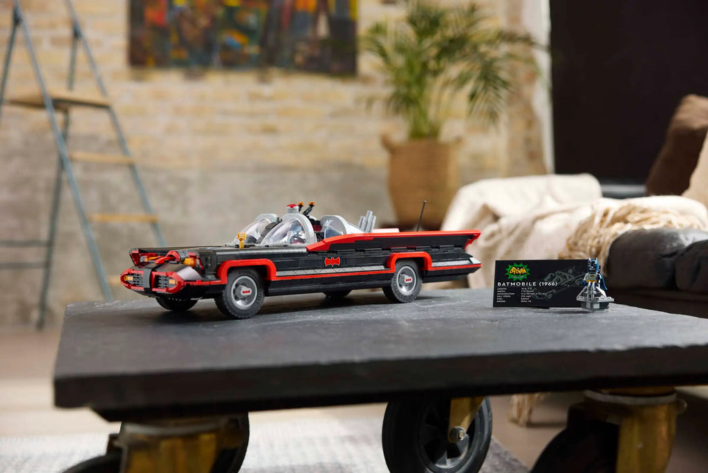 Compatible - Batman - 76328 - The Classic TV Series Batmobile - 1822 Pieces