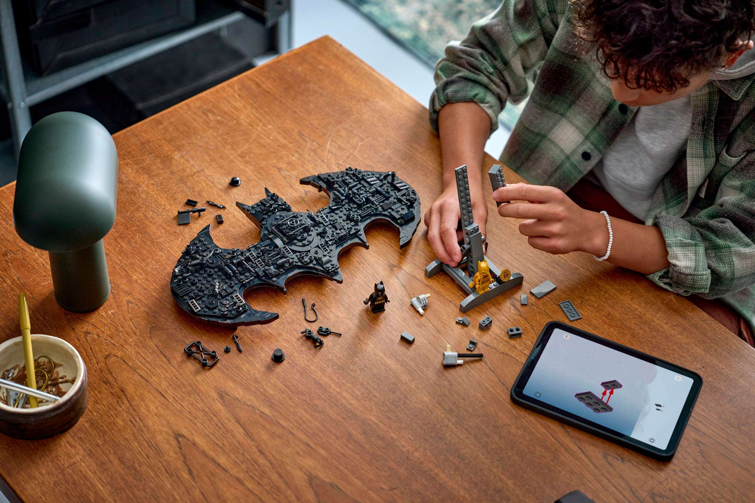 Compatible - 76330 - Batman - Batman Logo - 678 Pieces
