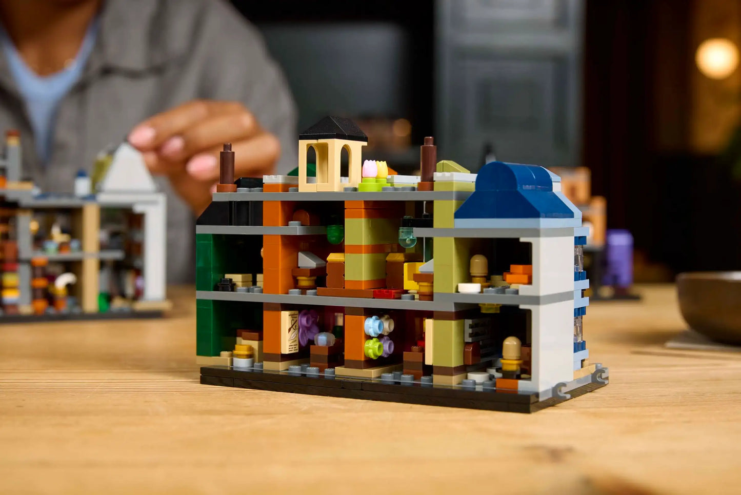 Compatible - 76444 - Diagon Alley Wizarding Shops - 2750 Pieces