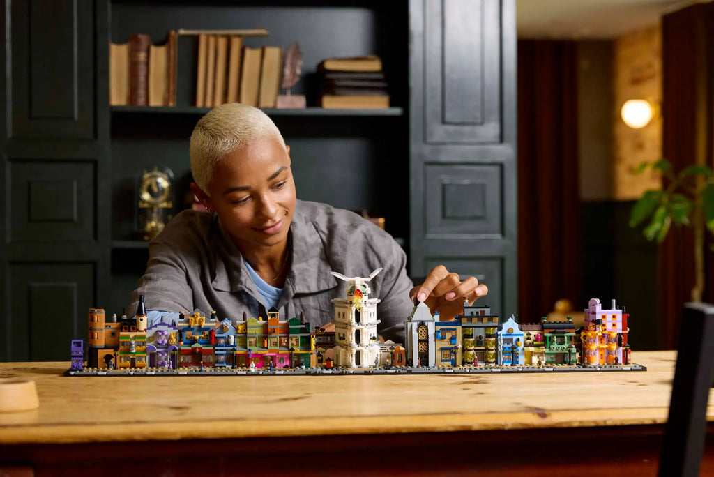 Compatible - Harry Potter - 76444 - Diagon Alley Wizarding Shops - 2750 Pieces