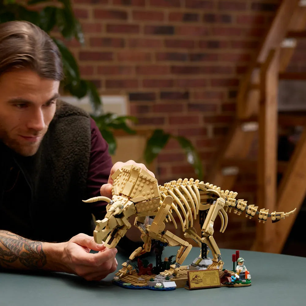 Compatible - Jurassic World - 77985 - Dinosaur Fossils: Triceratops - 1154 Pieces