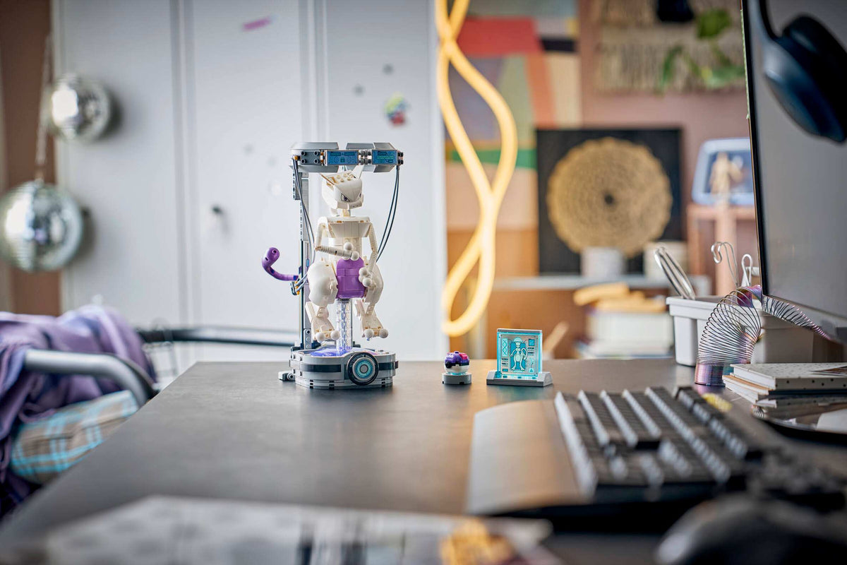 Compatible - Pokémon - 72163 - Mewtwo’s Lab Break - 605 Pieces