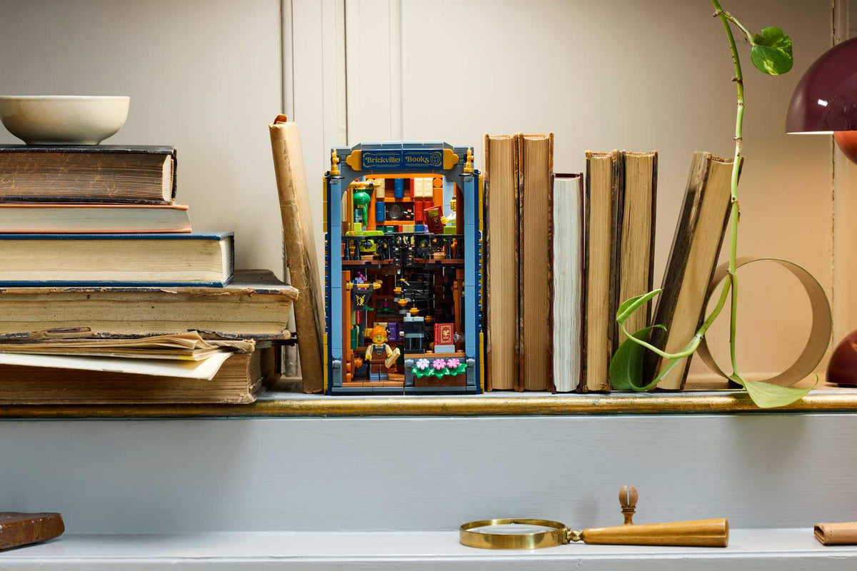 Compatible - Icons - 11379 - Bookstore: Book Nook - 1690 Pieces
