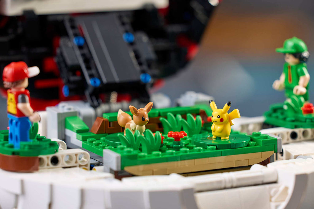 Compatible - Pokémon - 72154 - Iconic Trainer Moments Poké Ball - 2386 Pieces