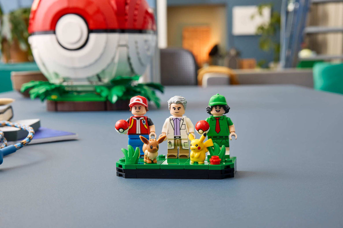 Compatible - Pokémon - 72154 - Iconic Trainer Moments Poké Ball - 2386 Pieces
