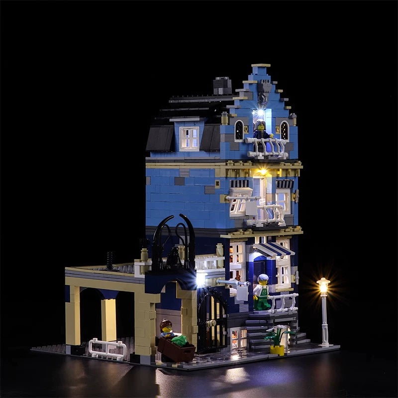 Compatible - Icons - 10190 - Market Street - 1551 Pieces