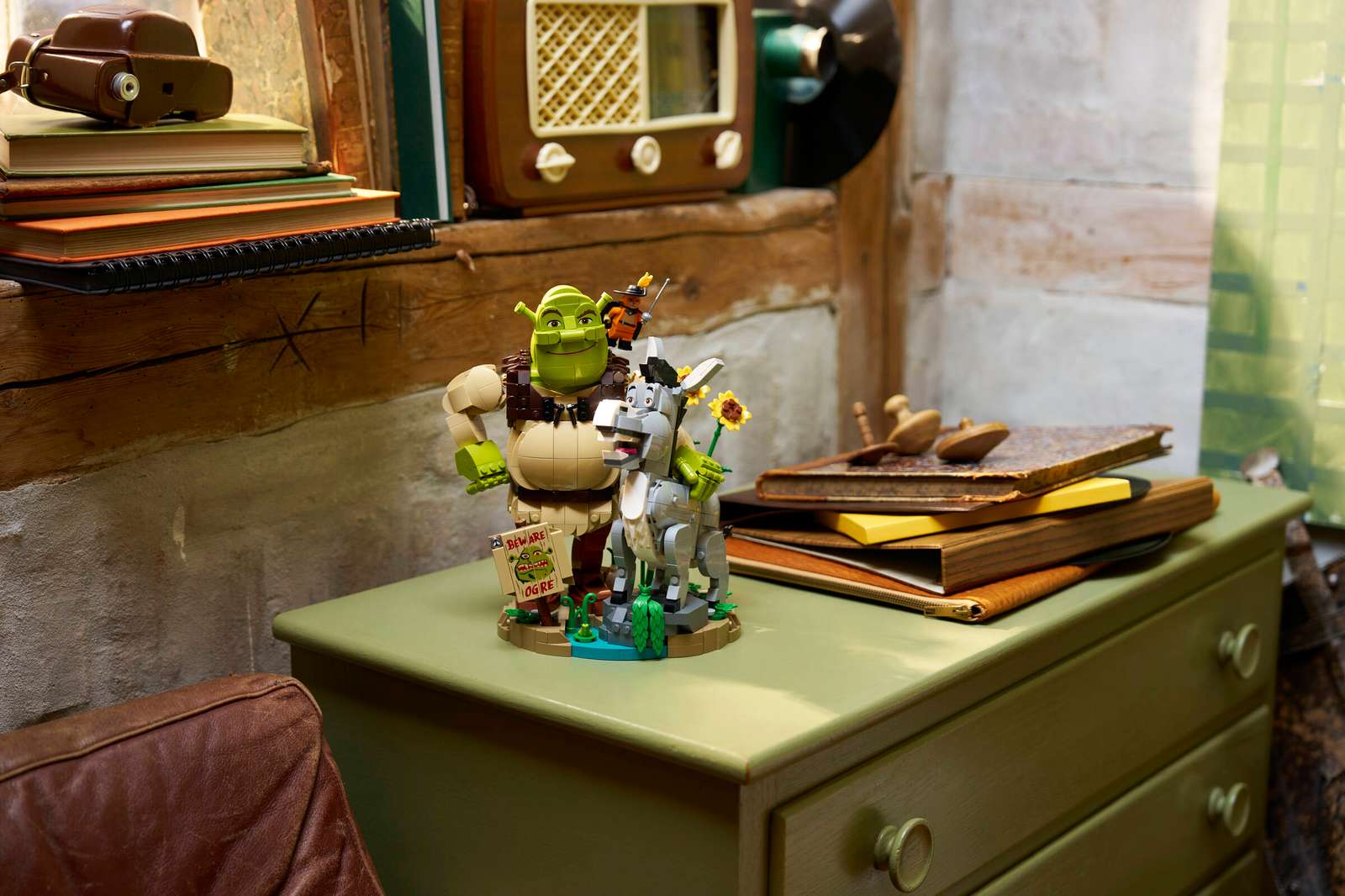 Compatible - Shrek - 72423 - Shrek, Donkey & Puss in Boots - 1403 Pieces