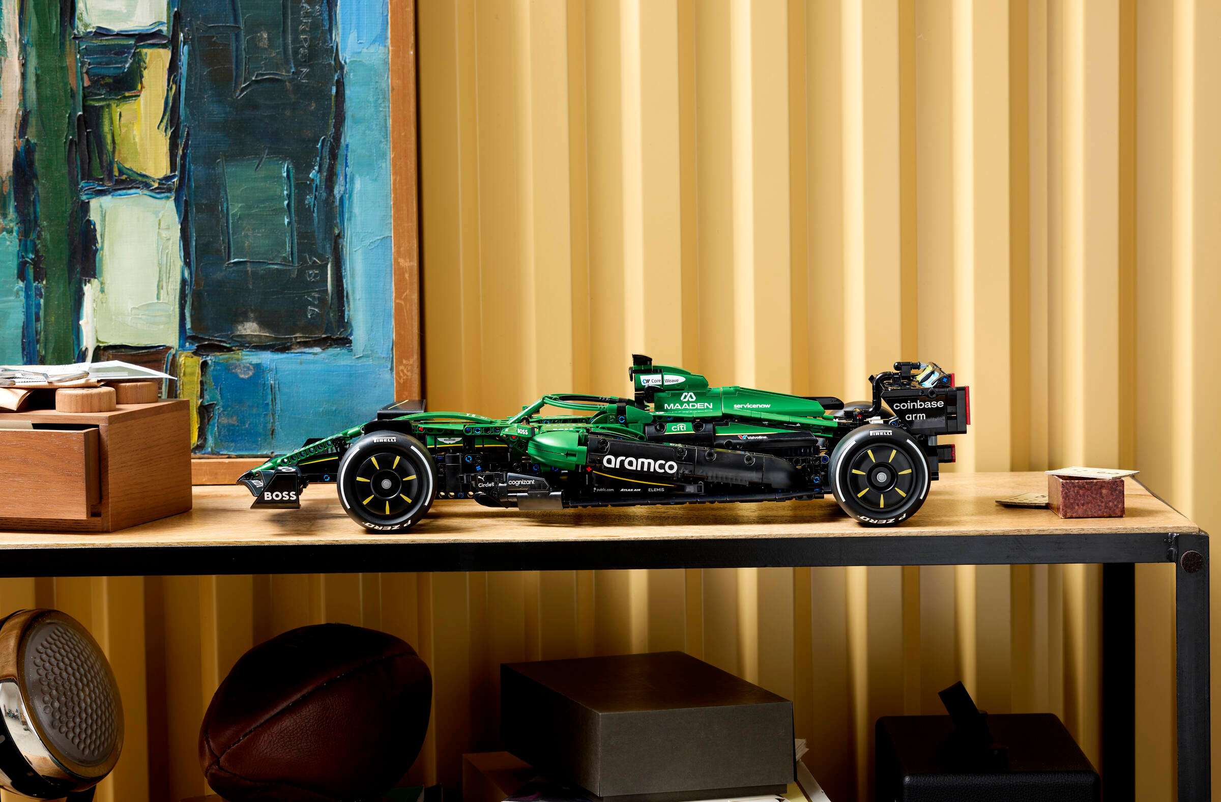 Compatible - Technic - 42240 - Aston Martin Aramco AMR25 F1 Car - 1547 Pieces