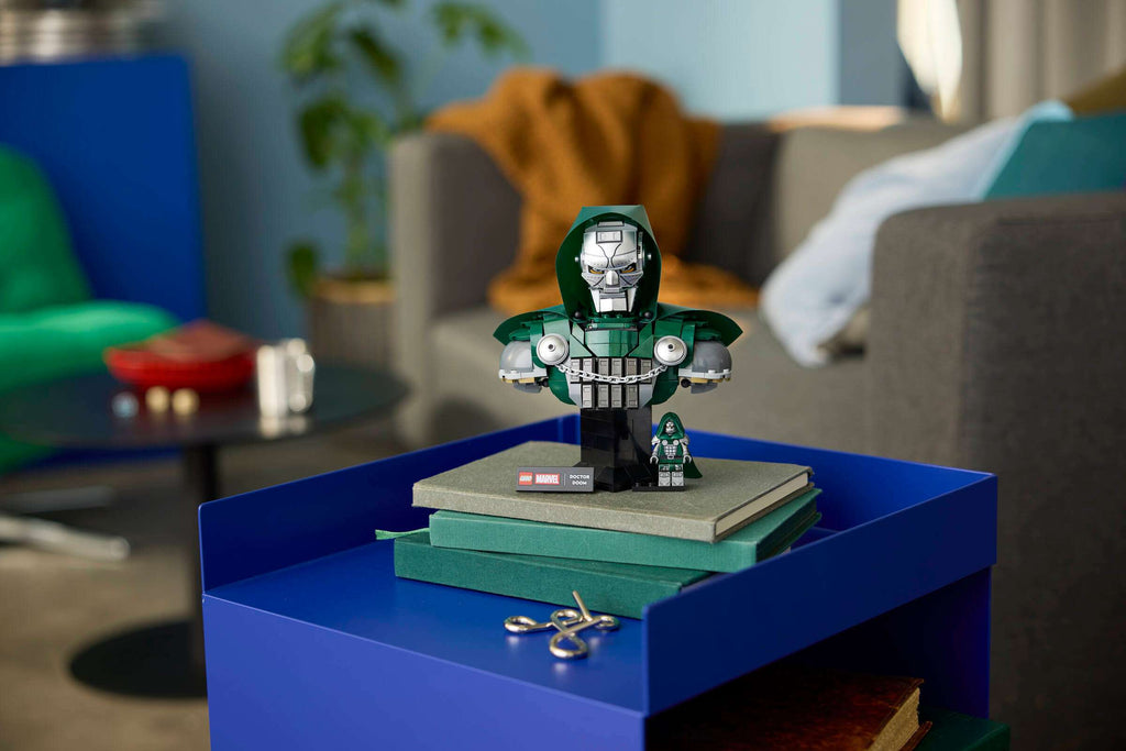 Compatible - Marvel - 76345 - Doctor Doom Bust - 379 Pieces