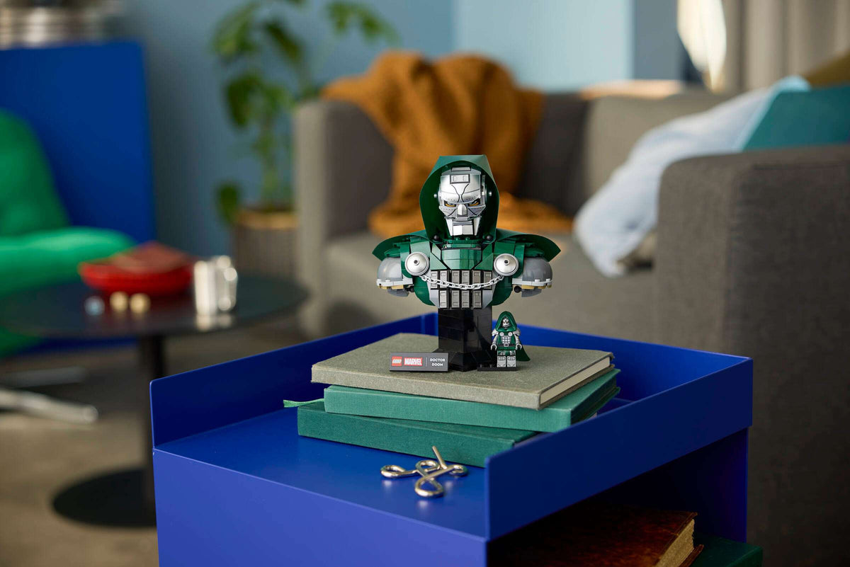 Compatible - Marvel - 76345 - Doctor Doom Bust - 379 Pieces
