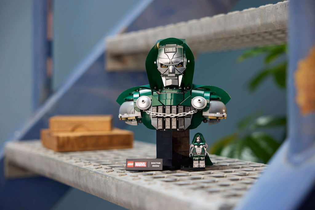 Compatible - Marvel - 76345 - Doctor Doom Bust - 379 Pieces