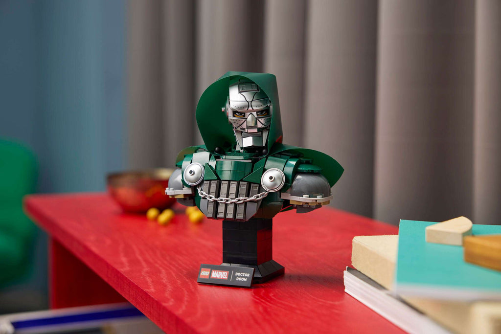 Compatible - Marvel - 76345 - Doctor Doom Bust - 379 Pieces
