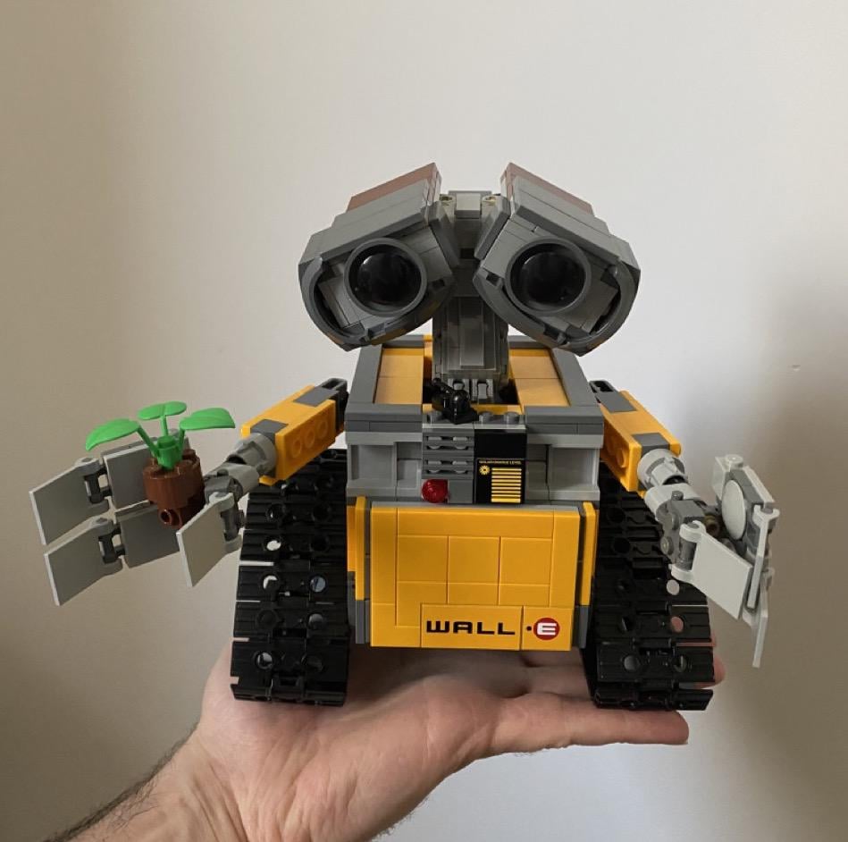 Compatible - IDEAS - 21303 - Wall-E - 676 Pieces