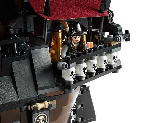 Compatible - Pirates of the Caribbean - 4195 - Queen Anne’s Revenge - 1097 Pieces