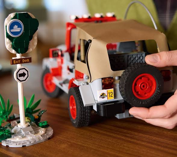 Compatible - 77984 - Jurassic Park Jeep Wrangler - 1924 Pieces