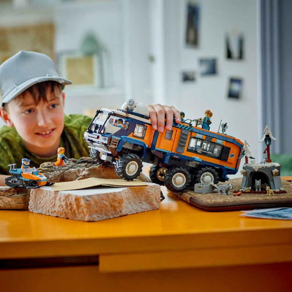 Compatible - City - 60471 - Arctic Explorer Science Lab Truck - 1064 Pieces