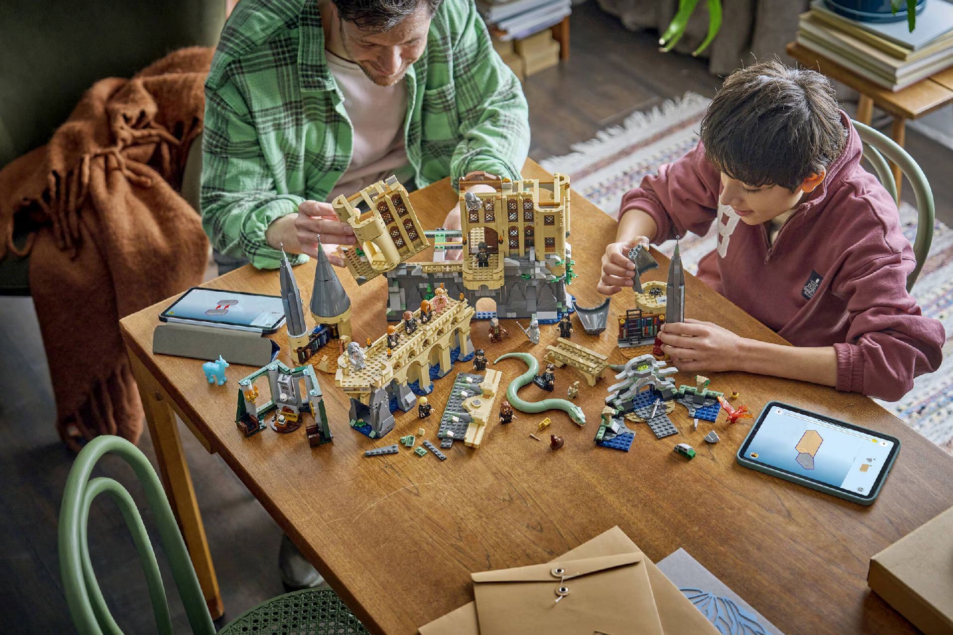 Compatible - 76473 - Harry Potter - Hogwarts Castle: East Wing - 2164 Pieces