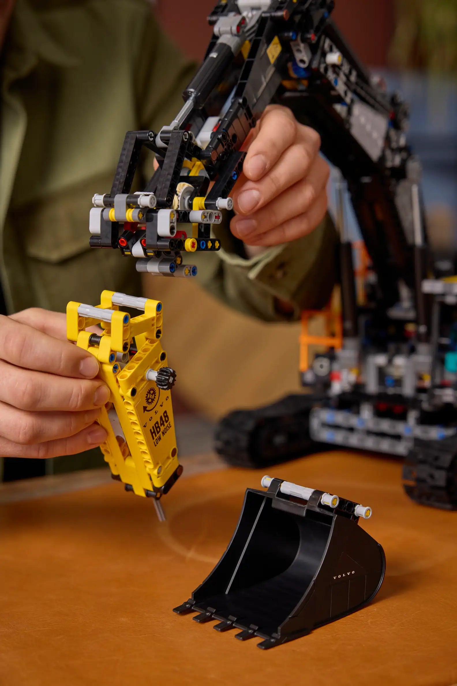 Compatible - Technic - 42215 - Volvo EC500 Hybrid Excavator - 2795 Pieces