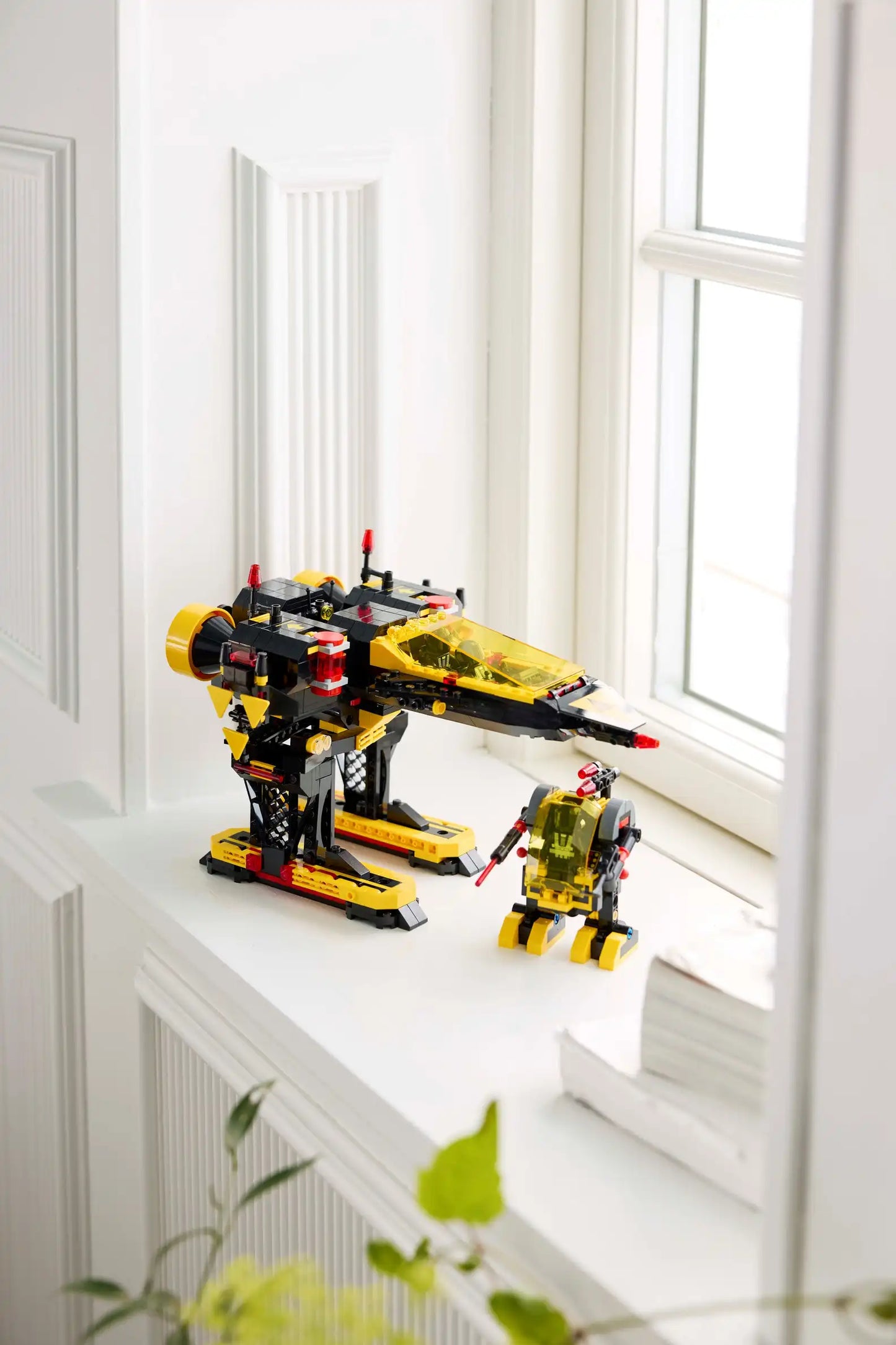 Compatible - 10355 - Blactron Renegade - 1151 Pieces